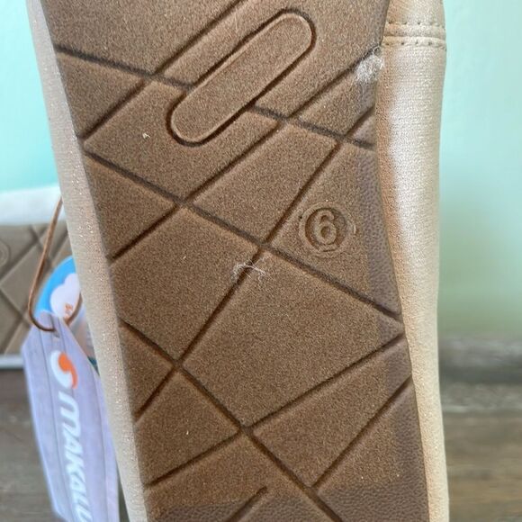 New in Box- Makula California Mock Out Moccasins Women's Size 6 in White Sparkle - Picture 10 of 11